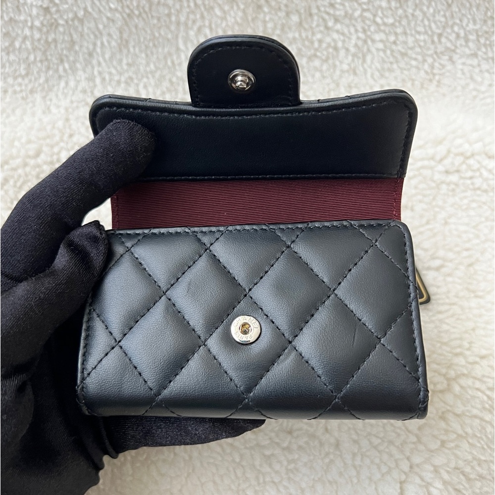 Auth Chanel Classic Flap Black Lambskin 4 Ring Key Holder w/ Silver hdw - Picture 6 of 10